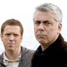 Adam Arkin e Damian Lewis nell'episodio 'Mirror Ball' della serie Life.