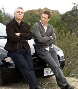 Adam Arkin insieme a  Damian Lewis nell'episodio 'Mirror Ball' della serie Life.