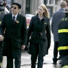 Anna Torv E Kirk Acevedo In Una Scena Dell Episodio There S More Than One Of Everything Di Fringe 114852