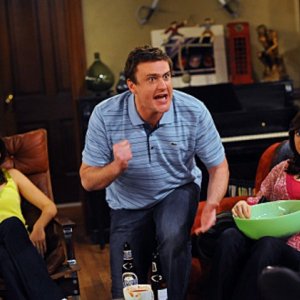 Jason Segel, Alyson Hannigan e Cobie Smulders in una scena dell'episodio The Leap di How I Met Your Mother