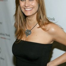 La sorridente attrice Diane Farr