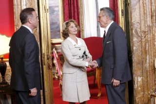 Massimo Ghini, Sydne Rome e Giacomo Piperno in una scena della fiction Enrico Mattei - L'uomo che guardava al futuro