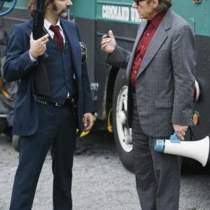 Michael Imperioli con Harvey Keitel durante un momento dell'episodio 'Tuesday's Dead' della serie tv Life on Mars