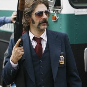 Michael Imperioli durante un momento dell'episodio 'Tuesday's Dead' della serie tv Life on Mars