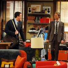 Neil Patrick Harris e Jason Segel nell'episodio Old King Clancy di How I Met Your Mother