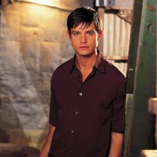Una foto di Jason Behr per la 2 serie di Roswell