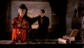 Oldman con Keanu Reeves in una scena di Dracula di Bram Stoker