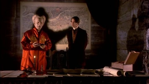 Oldman con Keanu Reeves in una scena di Dracula di Bram Stoker
