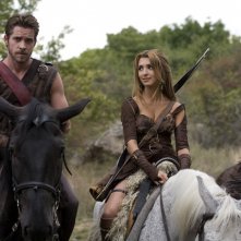 India de Beaufort e Sean Maguire a cavallo nella serie Kröd Mändoon and the Flaming Sword of Fire