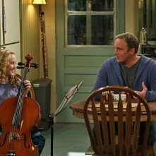 Jay Mohr e Kathryn Newton in una scena dell'episodio Gary Uses His Veto di Gary Unmarried