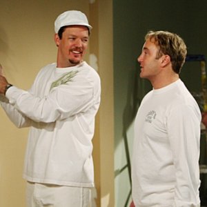 Jay Mohr e la guest star Matthew Lillard nell'episodio Gary's Ex-Brother-In-Law di Gary Unmarried