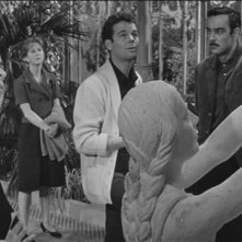 Julie Harris, Claire Bloom,  Richard Johnson e Russ Tamblyn in una scena de Gli invasati