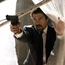 Pierfrancesco Favino in un'immagine di Angeli e Demoni