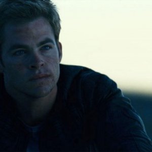 Chris Pine è James Kirk nel film Star Trek