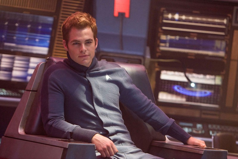 Chris Pine interpreta James Kirk nel film Star Trek