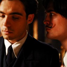 Javier Beltrán e Robert Pattinson in un'immagine del film Little Ashes