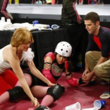 Molly Shannon,  Selma Blair e Mikey Day nell'episodio Competition di Kath and Kim