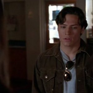 Nick Wechsler è Kyle Valenti nel primo episodio della serie Roswell