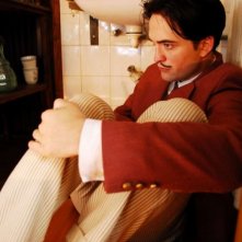 Robert Pattinson in un'immagine del film Little Ashes