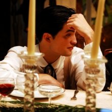 Robert Pattinson in una scena del film Little Ashes