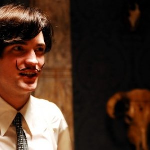 Robert Pattinson in una scena di Little Ashes