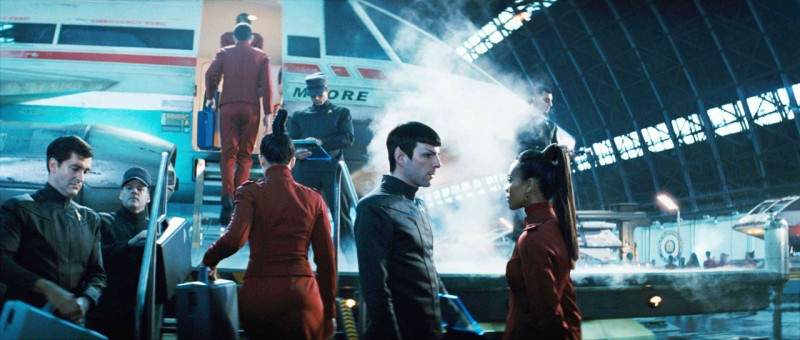 Zachary Quinto E Zoe Saldana In Una Scena Del Film Star Trek 115514