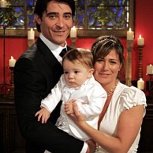 Goran Visnjic e Maura Tiernery durante la cerimonia di nozze di Luka e Abby nell'episodio 'I Don't' della serie tv ER - Medici in prima linea