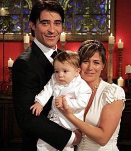 Goran Visnjic e Maura Tiernery durante la cerimonia di nozze di Luka e Abby nell'episodio 'I Don't' della serie tv ER - Medici in prima linea