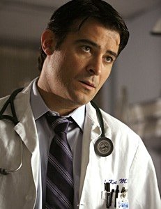 Goran Visnjic in una sena dell'episodio ' Breach of Trust' della serie tv ER - Medici in prima linea