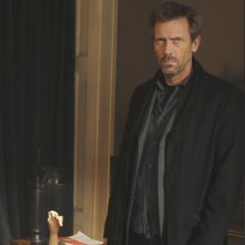 Hugh Laurie in una scena di Under My Skin da Dr. House: Medical Division
