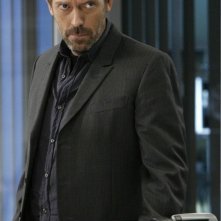 Hugh Laurie in una scena di Under My Skin di Dr. House: Medical Division