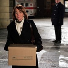 Laura Innes e in secondo piano Goran Visnjic nell'episodio ' A House Divided '  della serie tv ER - Medici in prima linea