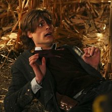 Matthew Gray Gubler in una scena drammatica nell'episodio 'Raphael - seconda parte' della serie tv Criminal Minds