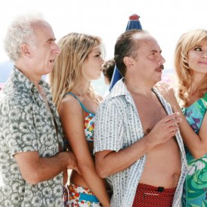 Nicola Pistoia, Desy Luccini, Maurizio Casagrande e Valentina D'Agostino in una scena della serie TV Piper