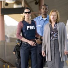 Paget Brewster con Amy Madigan nel finale della seconda stagione di Criminal Minds dal titolo: Senza via d'uscita - il ritorno di Frank