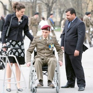 Sergio Friscia nel ruolo di Antonio in Le Ali