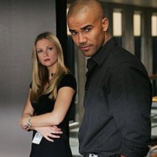 A.J. Cook e Shemar Moore in una scena dell'episodio 'Il tassello mancante' della serie tv Criminal Minds