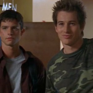 Brendan Fehr e Jason Behr sono fratelli nella serie Roswell