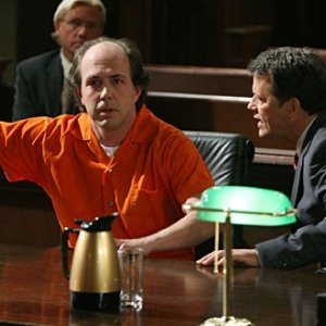 Eric Lange insieme a Steven Culp in una scena dell'episodio 'Tabula Rasa' della serie tv Criminal Minds