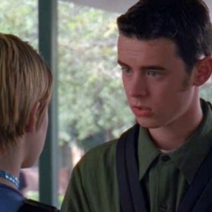 Majandra Delfino (Maria) e Colin Hanks (Alex) nell'episodio 'Il diario scomparso' di Roswell