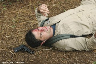 Matthew Fox in un momento dell'episodio Follow the Leader di Lost