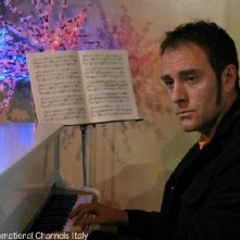 Valerio Mastandrea in una scena di Non pensarci - La serie