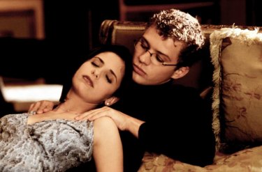 Scena sensuale fra Sebastian e Kathryn (Ryan Phillippe e Sarah Michelle Gellar) nel film 'Cruel Intentions'