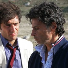 Adriano Giannini con Enrico Lo Verso in una sequenza della serie televisiva L'isola dei segreti