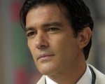 Antonio Banderas sfida il Big Bang
