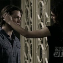 Genevieve Cortese e Jared Padalecki in una scena dell'episodio When the Levee Breaks di Supernatural
