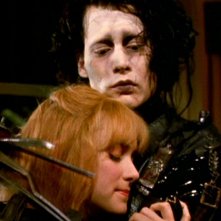 Johnny Depp e Winona Ryder nel film 'Edward mani di forbice'