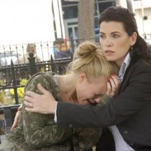 Julianna Margulies e Brianna Steinhilber in una scena della serie Canterbury's Law