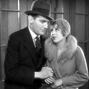 Anny Ondra e John Longden in una scena di Ricatto (Blackmail, 1929)