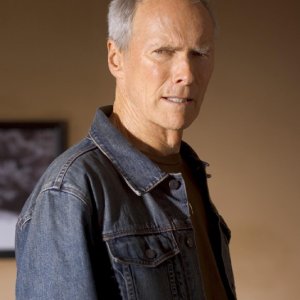 Clint Eastwood è Frankie Dunn in una scena di Million Dollar Baby